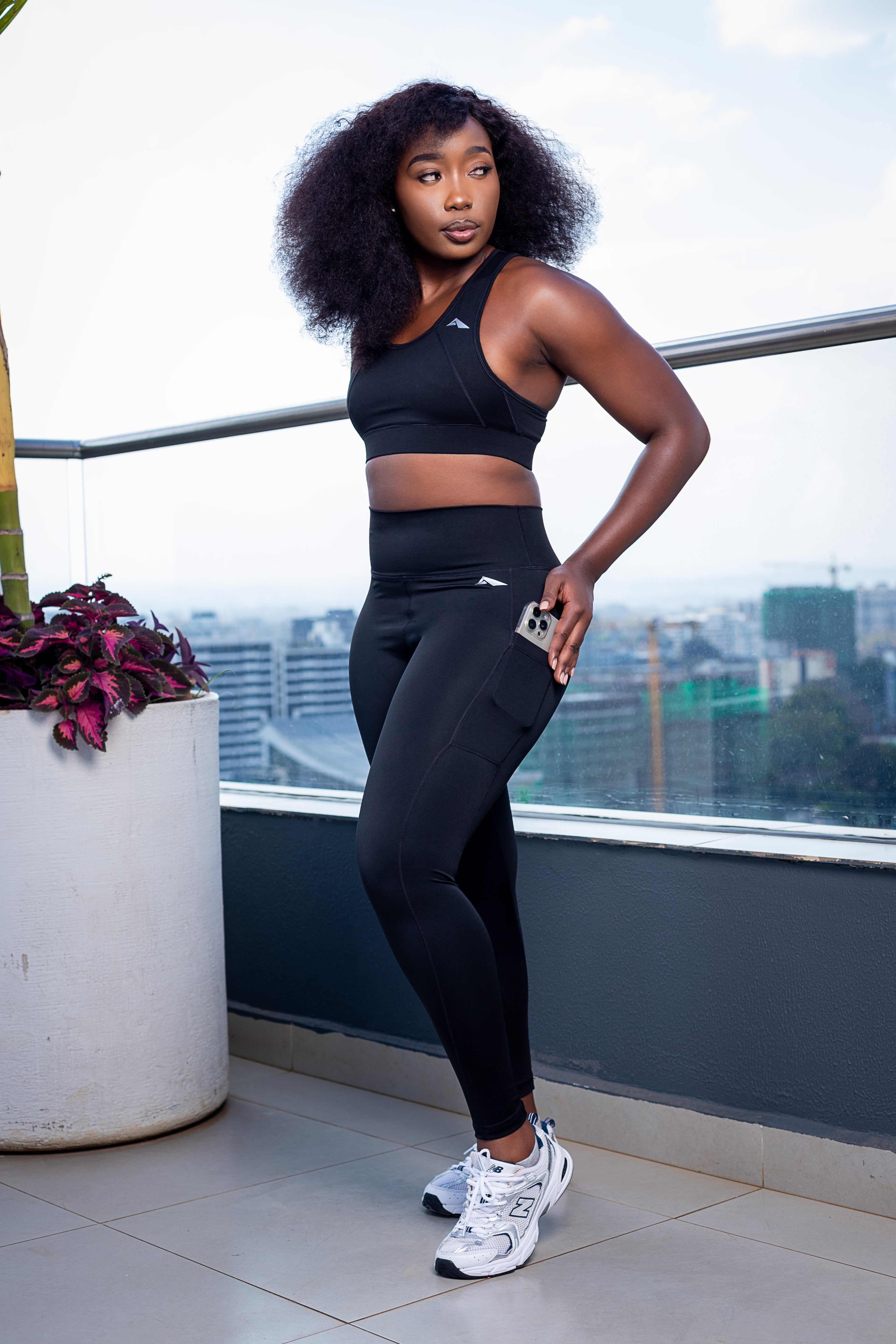 Lytluxe Sports Bra and Leggings Set - Black